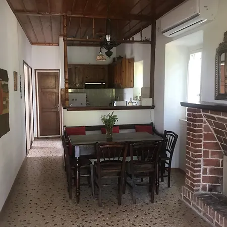 Carl's Veranda Дом отдыха Ano Korakiana