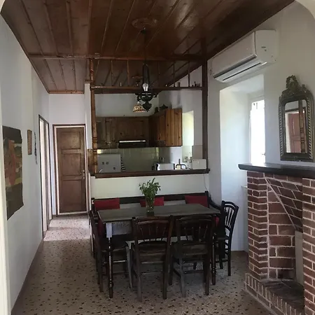 Vakantiehuis Carl's Veranda Áno Korakiána